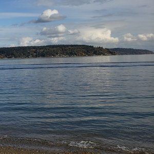 Meet your Posher, Stephanie 😊